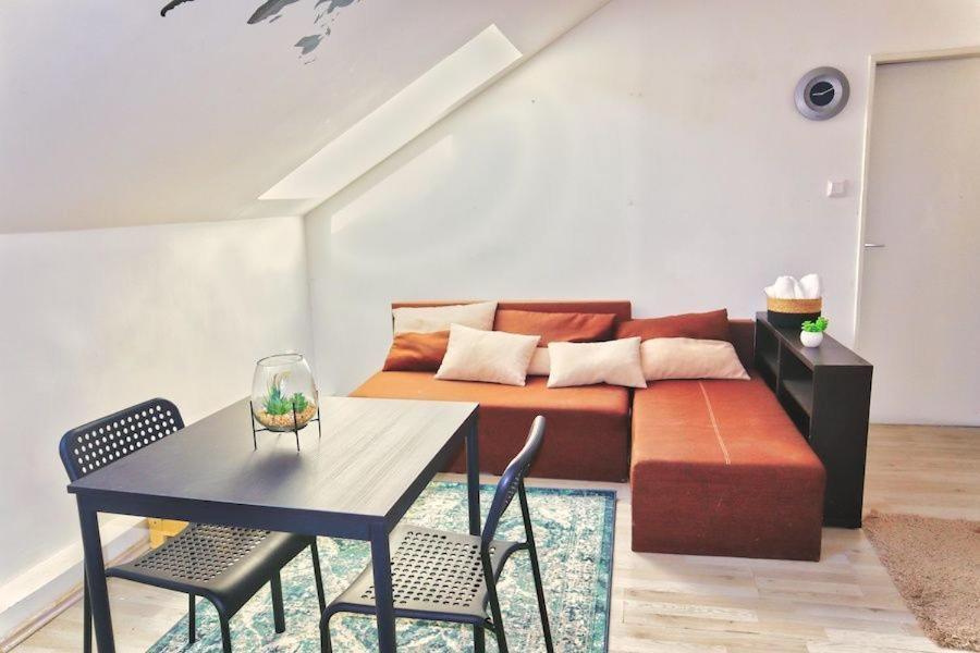 A Private Room In City Center In 브라티슬라바 외부 사진