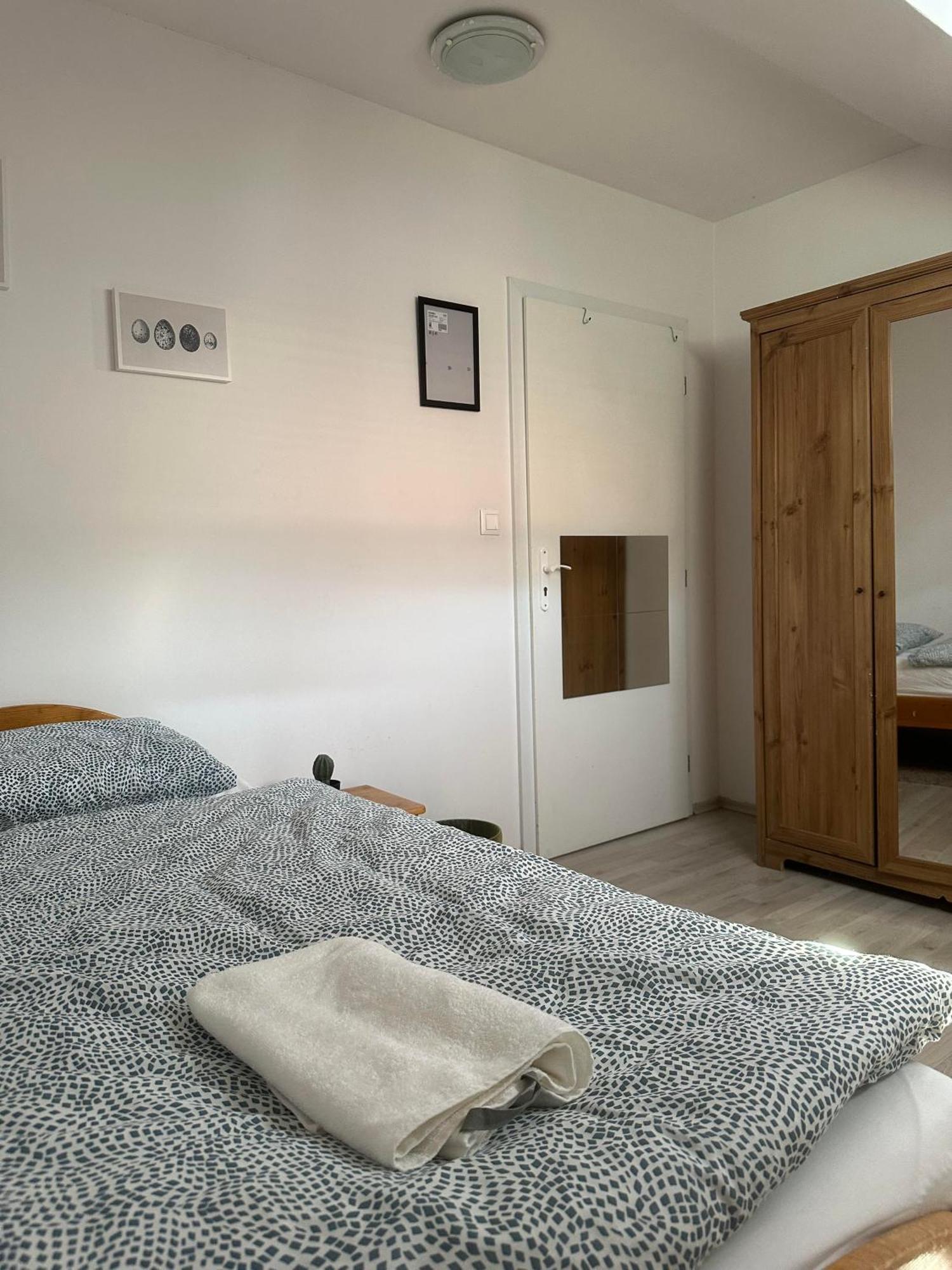 A Private Room In City Center In 브라티슬라바 외부 사진